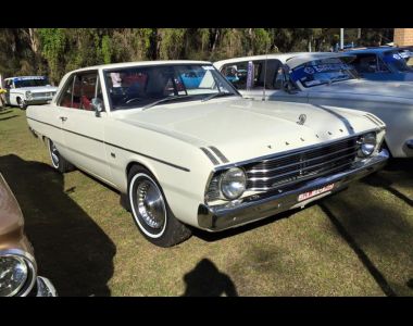 Ray Reed's VF Valiant Coupe